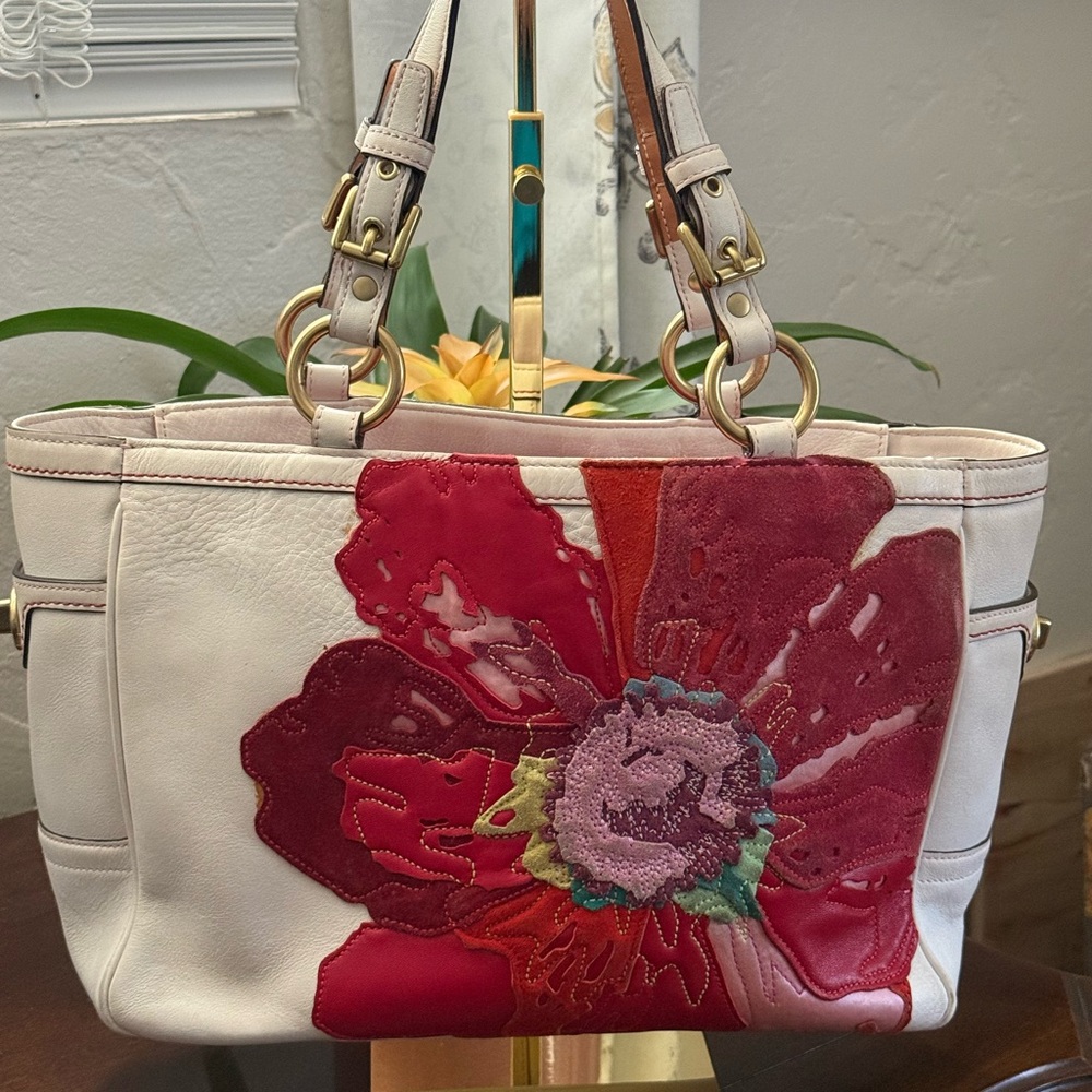 Coach Poppy Floral Appliqué Leather Tote Bag White Red Large Flower Purse Rare